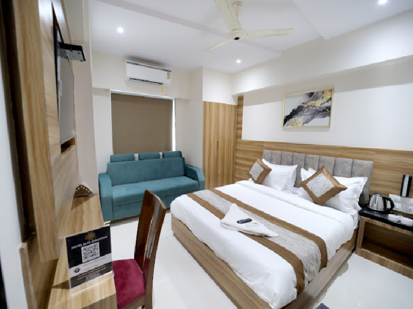 1 x DELUXE ROOM